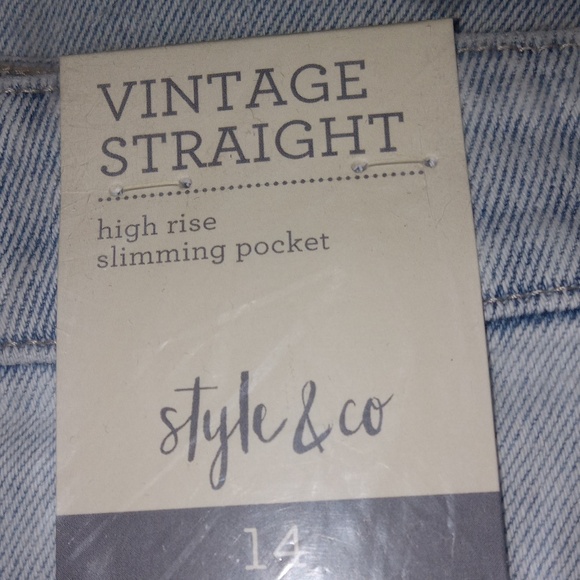 MACY's: Women's Style & Co Curvy-Fit Straight Cropped Mom Jeans - Picture 3 of 4
